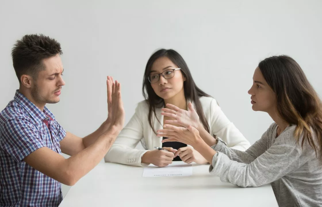 Image of couple arguing in family mediation Paignton