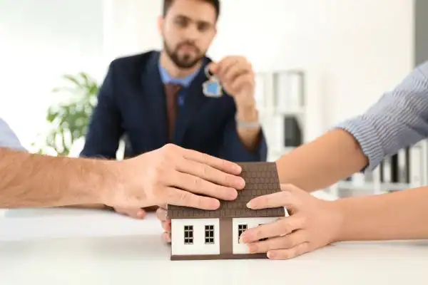Couple arguing over property in divorce mediation Paignton